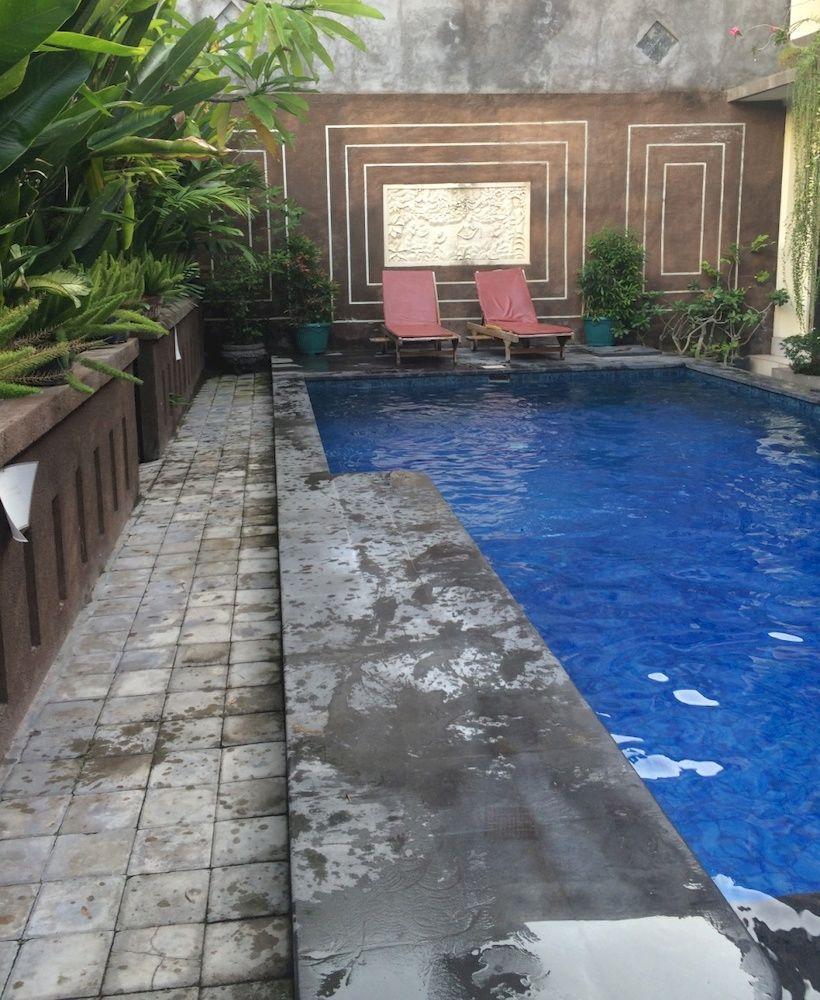 Waringin Homestay 3* Kuta (Bali)